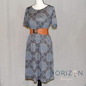 Knee length dress with pockets